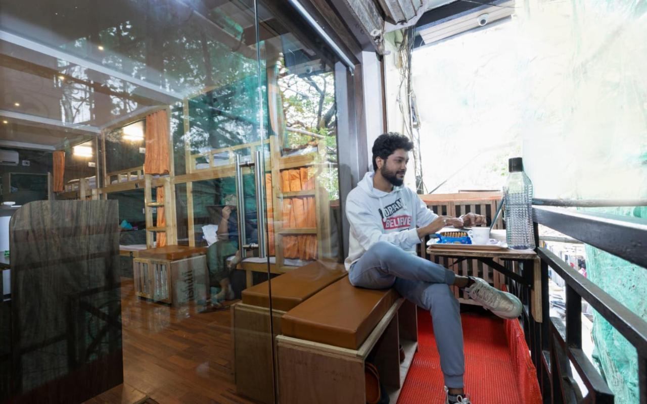 Sunrise Dormitory Hostel Mumbai Exterior photo